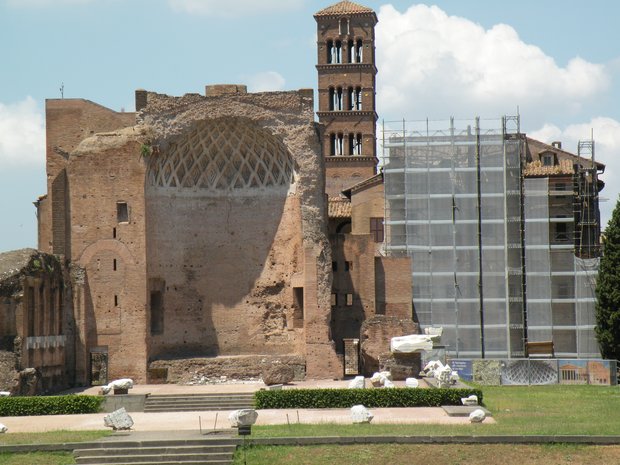  Campanile et ruine